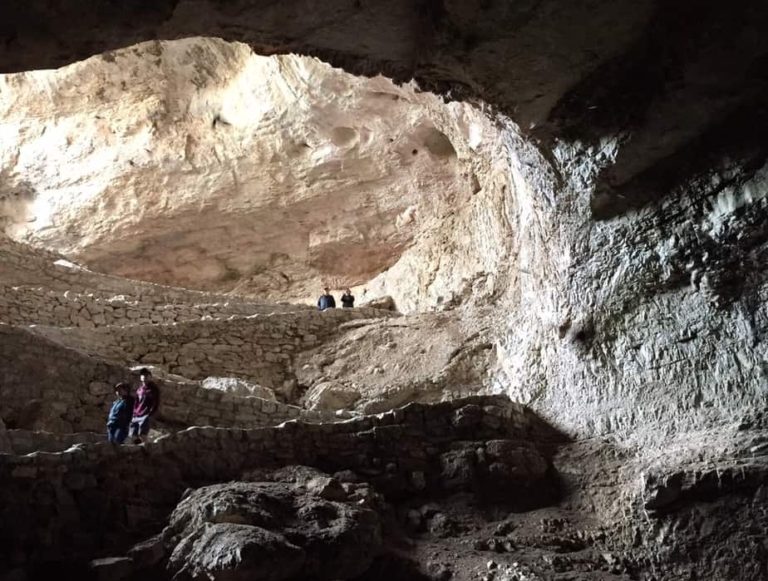 Natural Entrance Trail – Switchbacks down into the coolest cave I’ve seen!