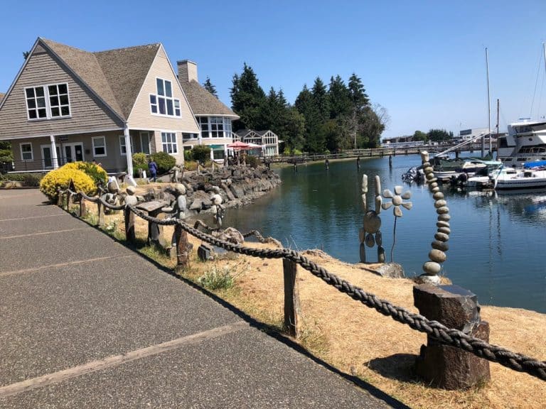 Cute waterfront sidewalk near the Harbour Public House.