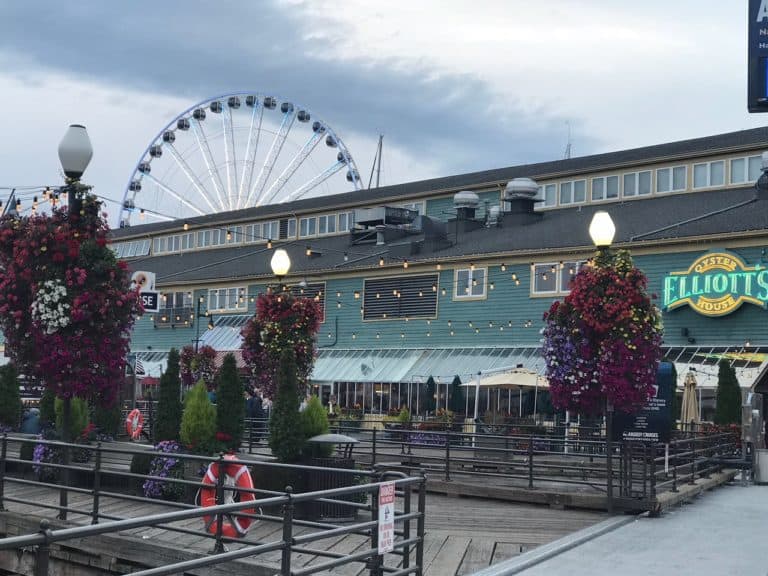 Elliott's Oyster House on the downtown Seattle waterfront