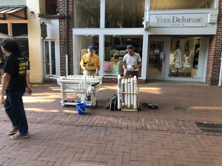 Fun street performers along the open air mall!