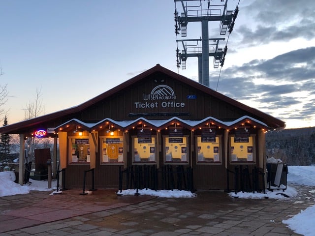 Lutsen Mountains Ticket Office - no lines!